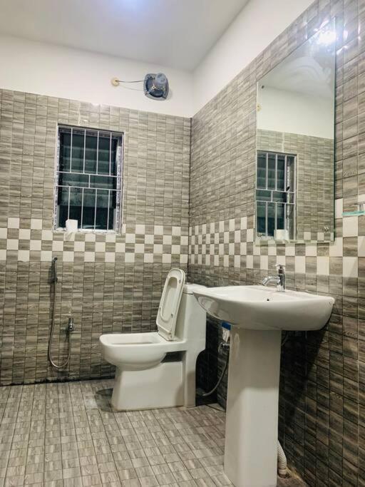 Ferienwohnung White Orchid, Unique & Stylish, Executive 2Bhk. Guwahati Exterior foto
