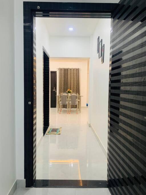 Ferienwohnung White Orchid, Unique & Stylish, Executive 2Bhk. Guwahati Exterior foto